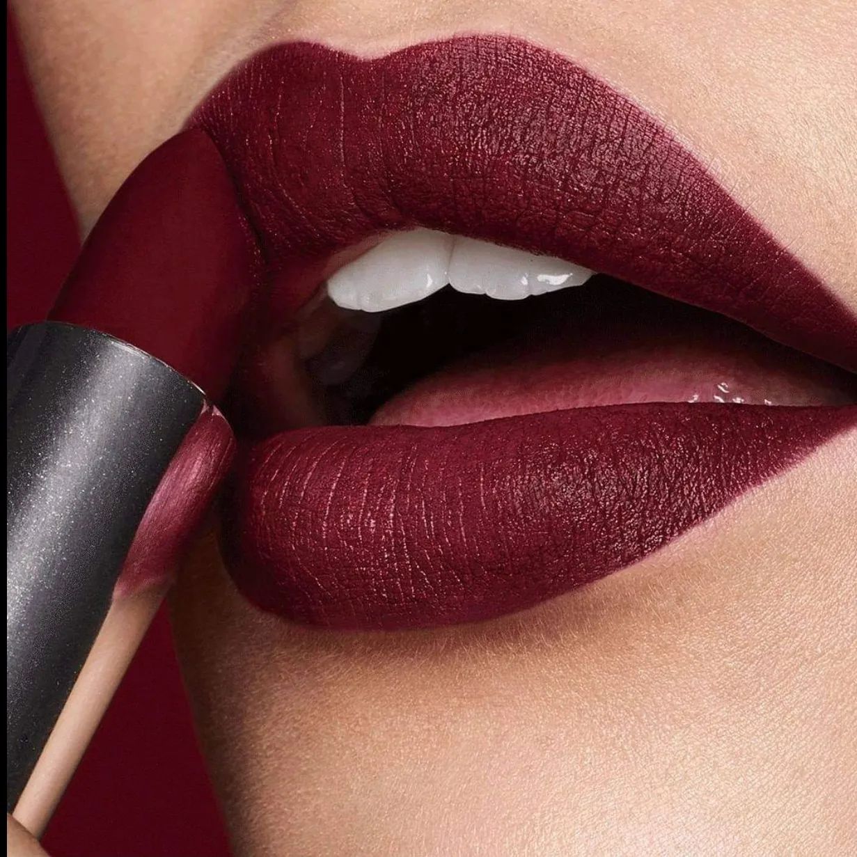 Color Sensational Lipstick #695 Divine Wine by Maybelline
